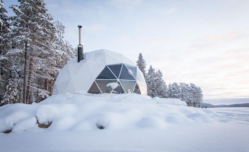 FDomes Glamping in winter in deep snow with chimney 