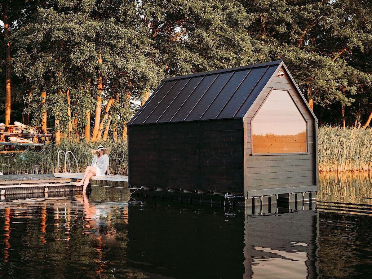 Floating LAGO Sauna construction from FDomes to improve the experience of guest or just yours